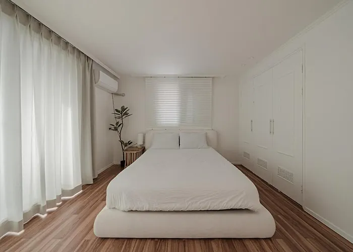 201 Apgujeong 2Nd, Studio 1 Bath Queen Bed